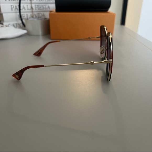 Gucci Wide Frame Sunglasses with Box Included - Picture 4 of 8
